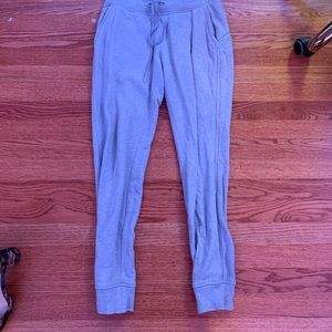grey lululemon sweatpants